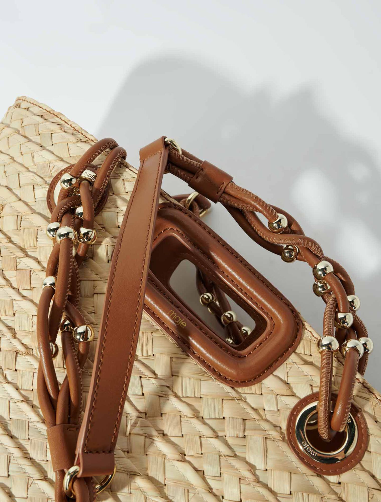 Panier tressé en raphia