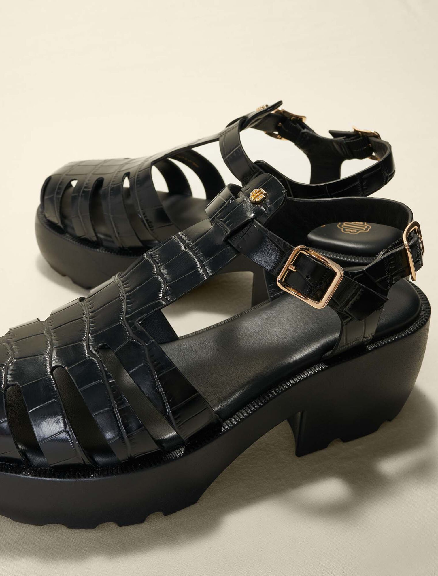 Sandales crantées en cuir