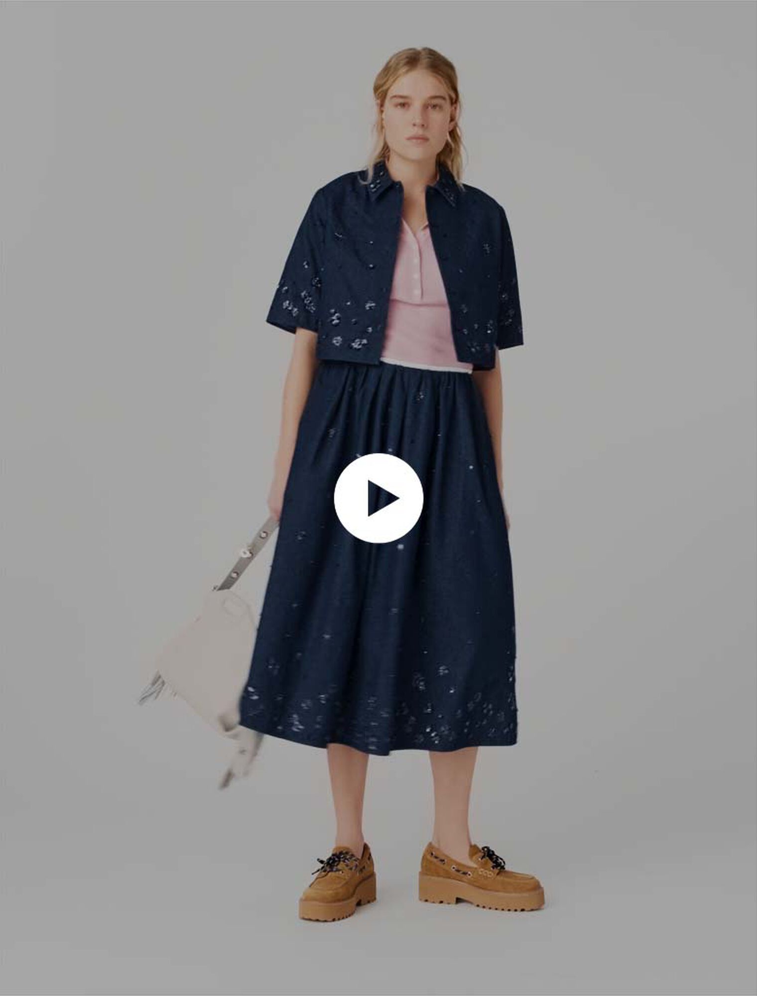 Chemise courte en denim brod&eacute;