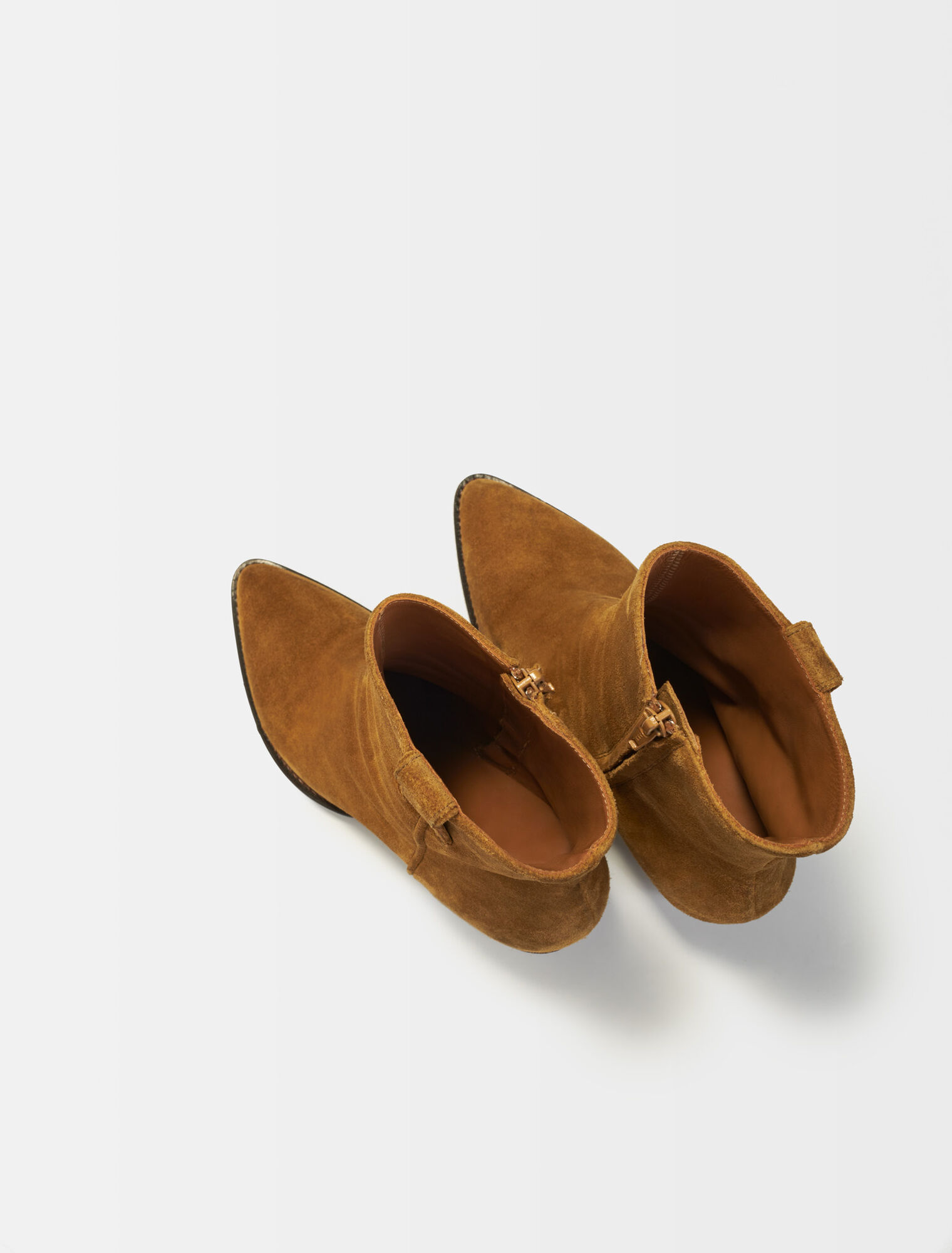 Cowboy boots in camel suede leather