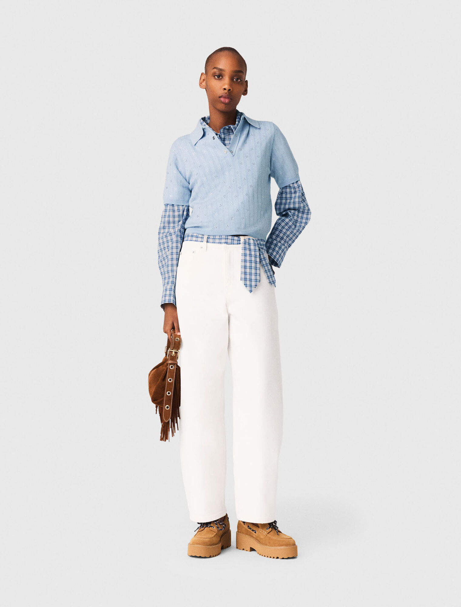 Pull court strass&eacute; sur le devant