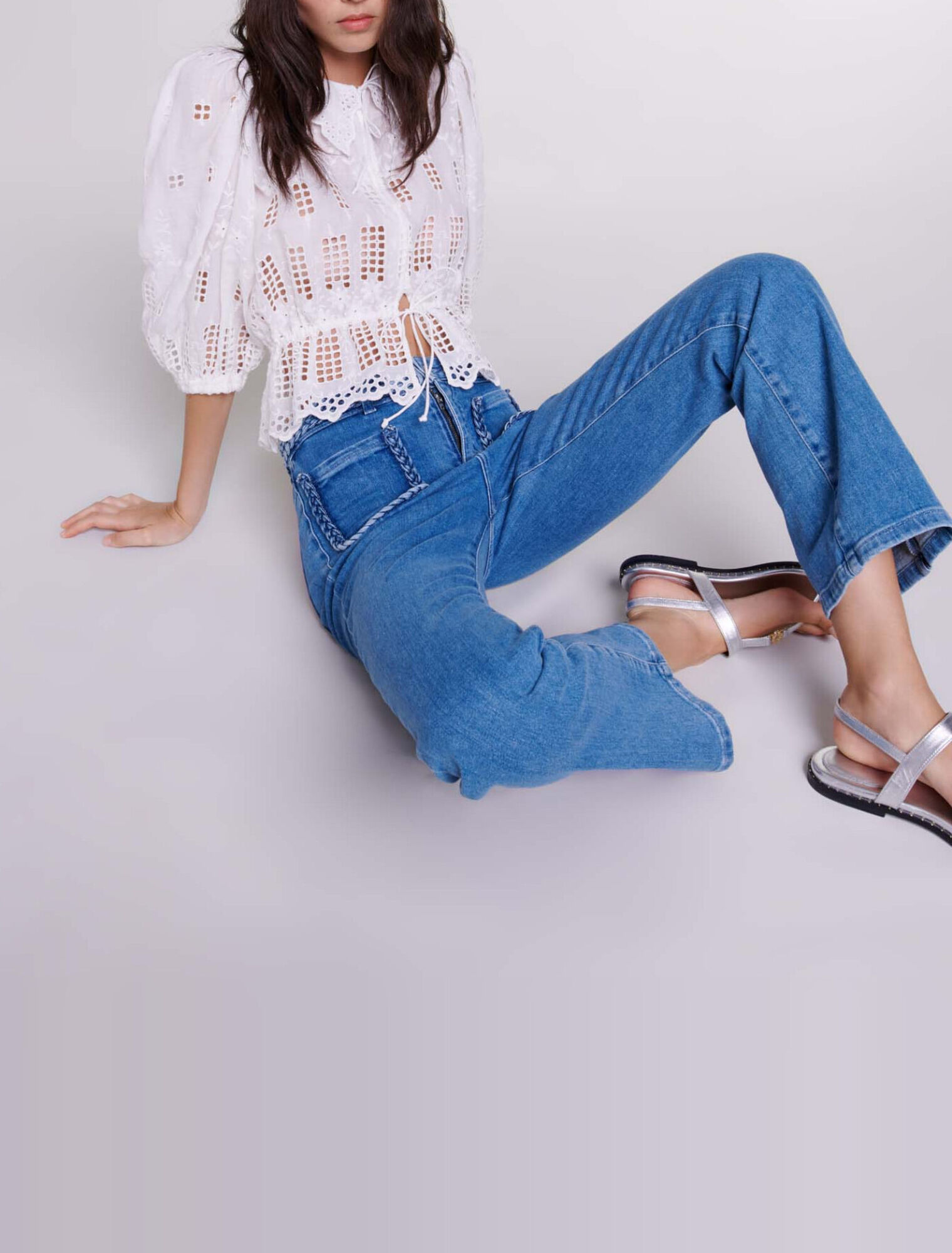 Jean &agrave; d&eacute;tails tress&eacute;s