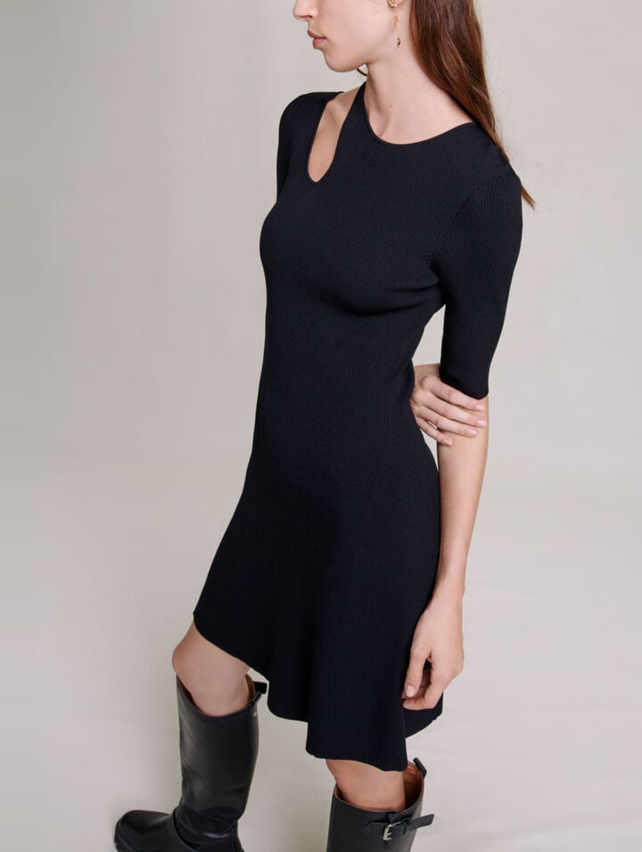 Robe en maille ouverte à l'épaule