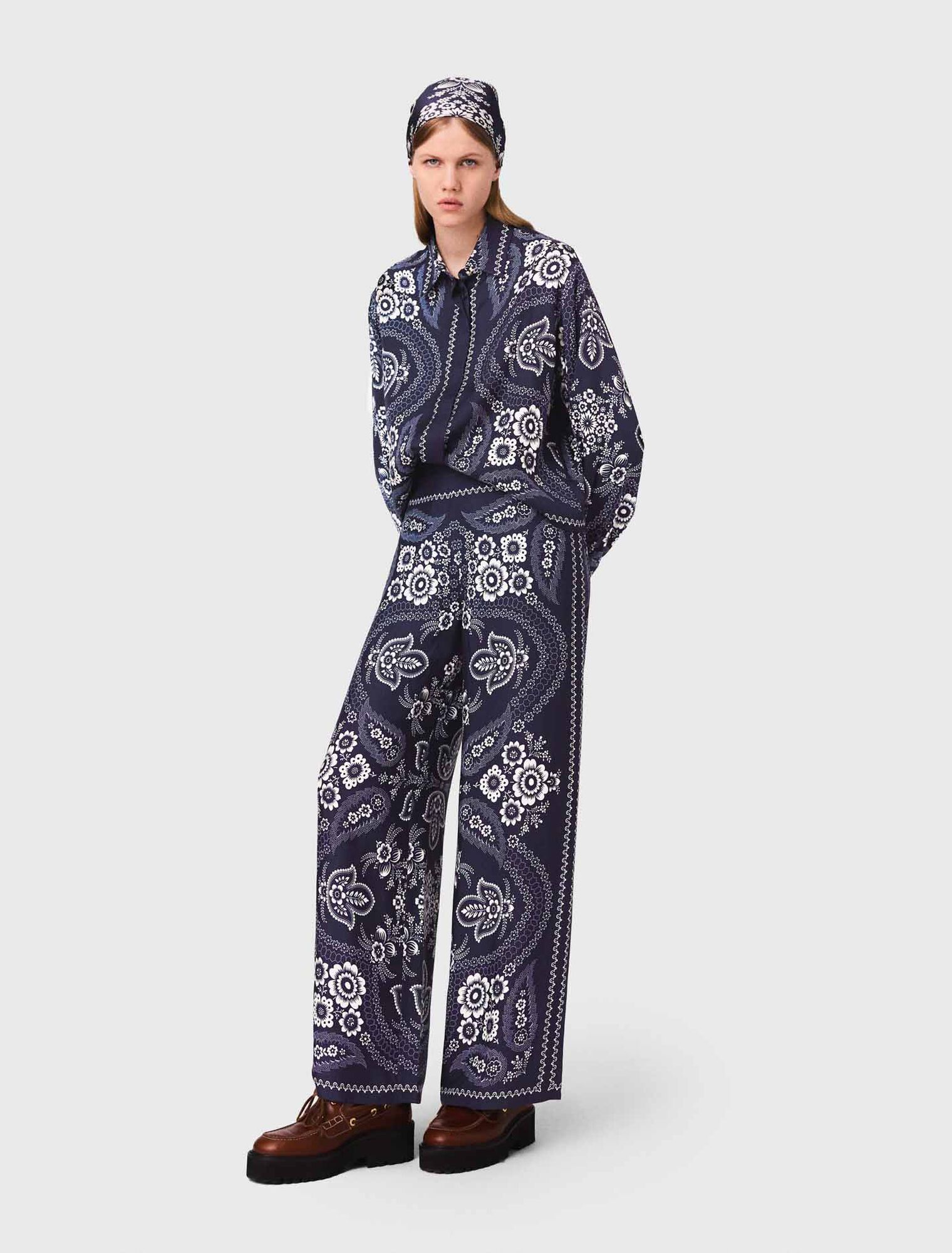 Flowing bandana print pants