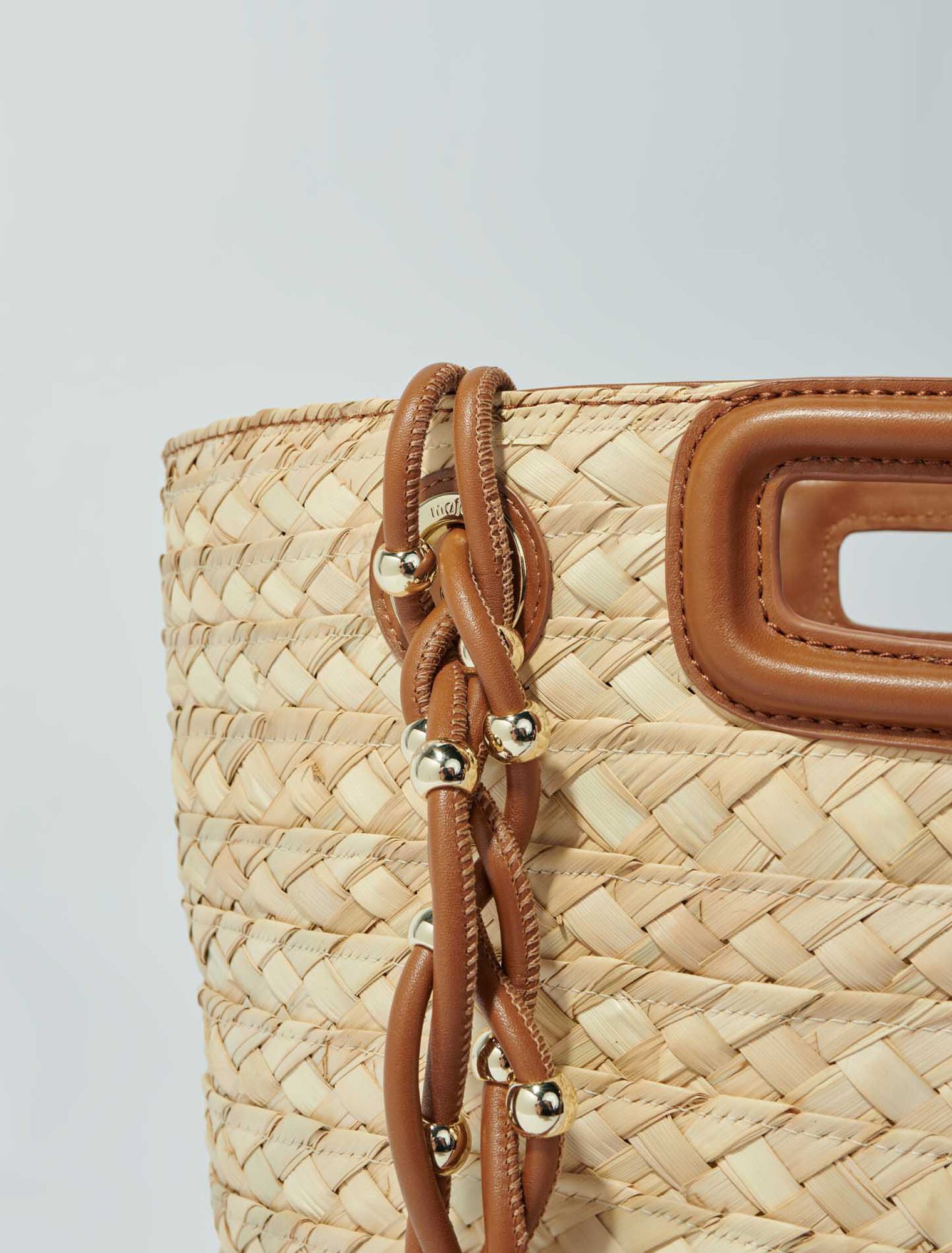 Panier tressé en raphia