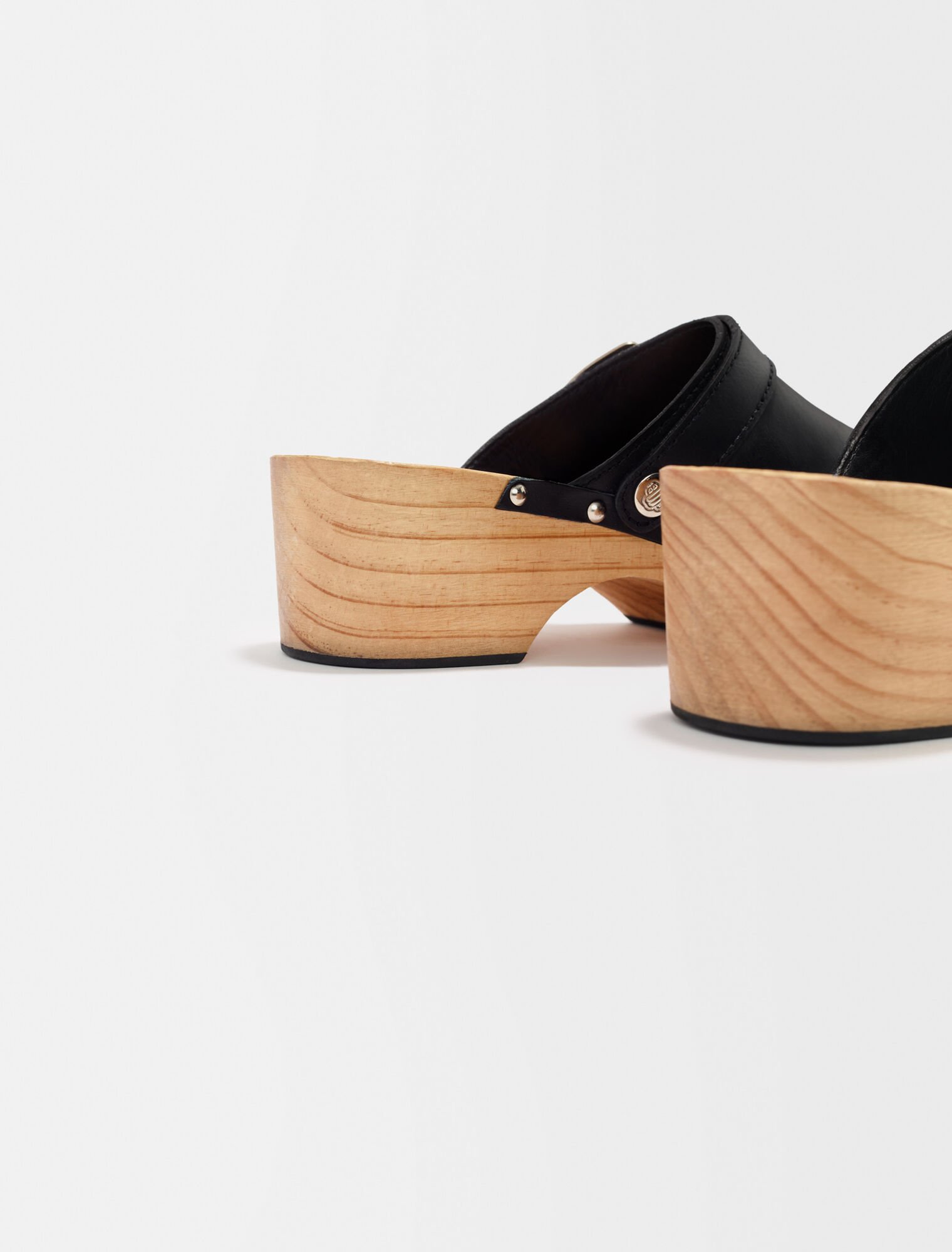 Leather clogs