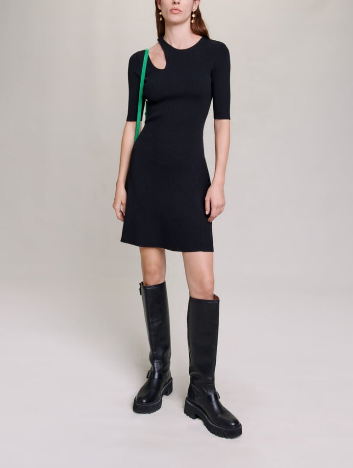 Robe en maille ouverte à l'épaule