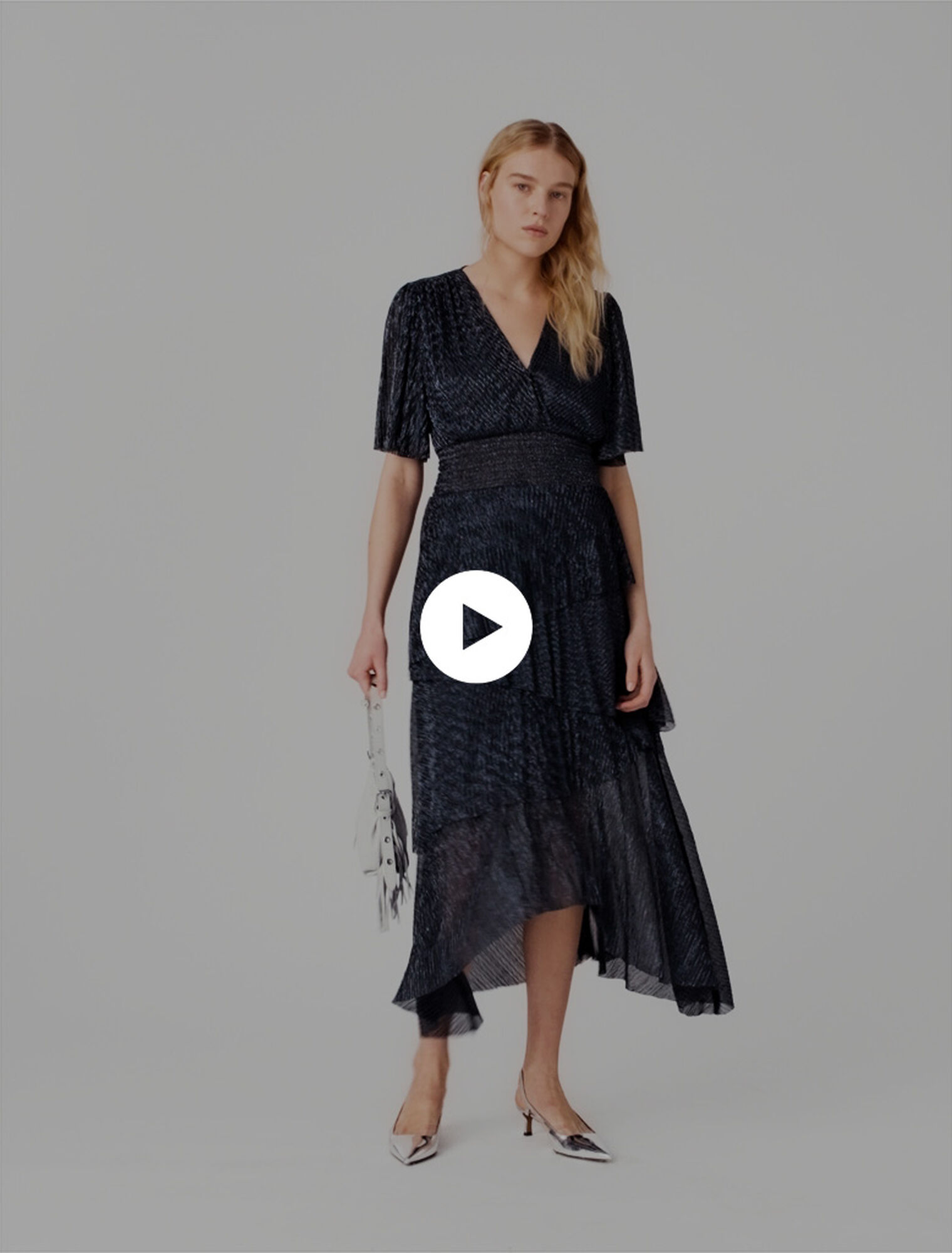 Robe mi-longue &agrave; volants m&eacute;talis&eacute;e